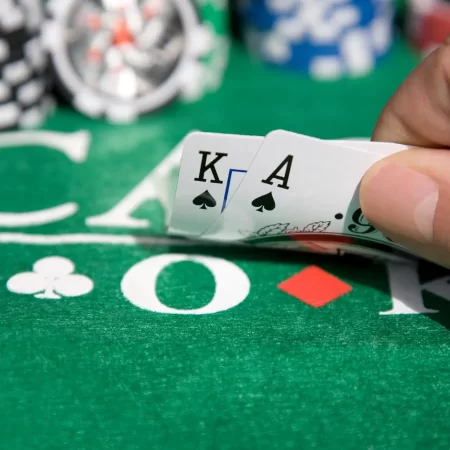 Cum să joci Flush Draw în diverse situații