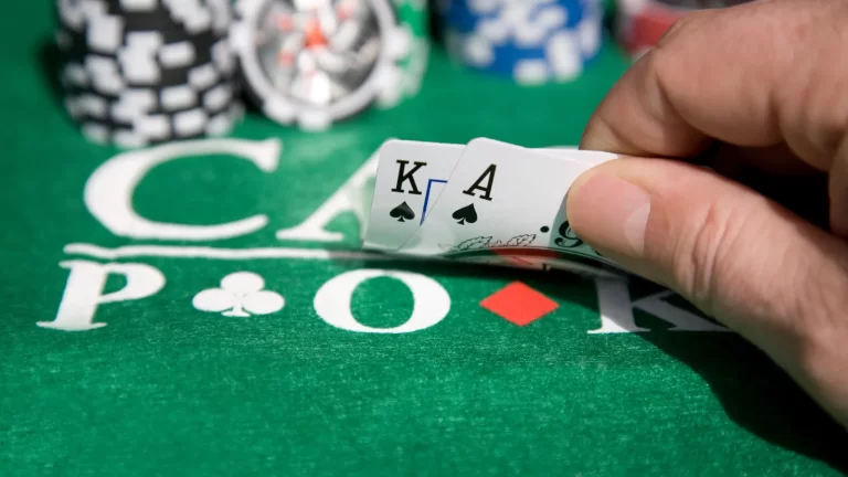 Cum să joci Flush Draw în diverse situații