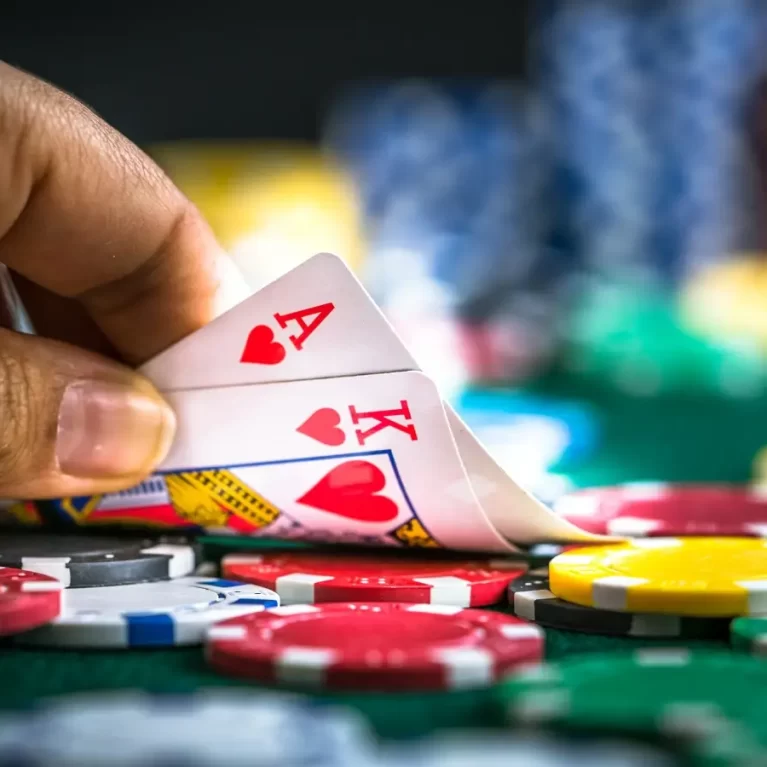 Alegerea corectă a mâinilor de start în poker