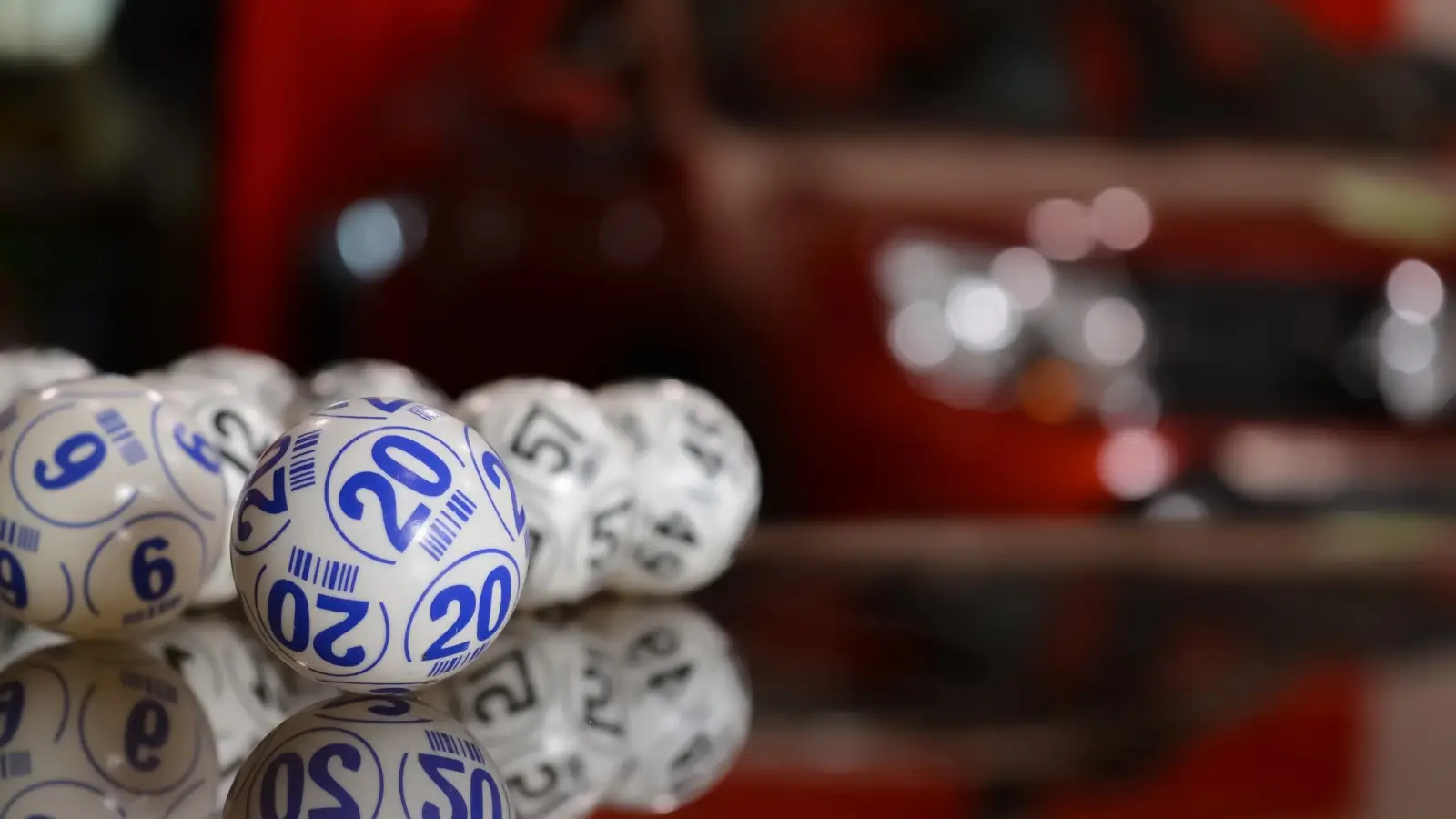 Cât câștigi cu 3 numere la Loto 5 din 40