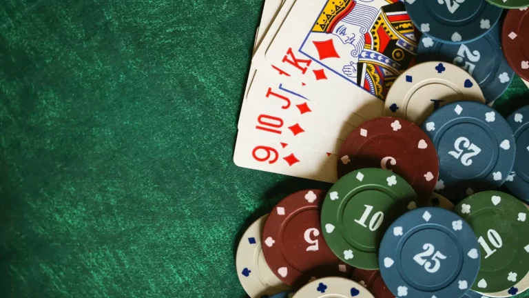 Ce înseamnă Flush la poker?
