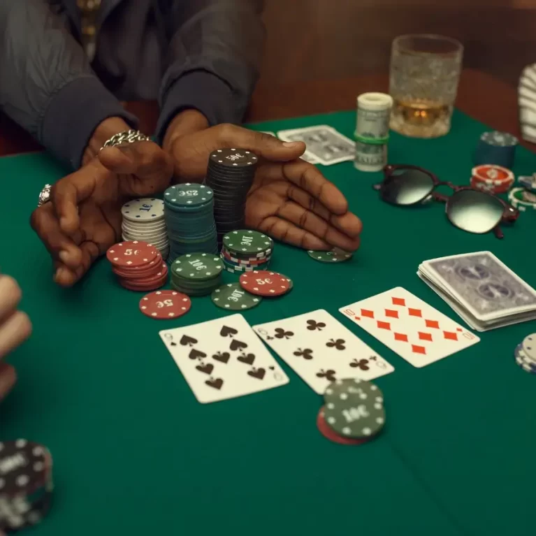 Ce poți învăța despre oameni jucând poker?