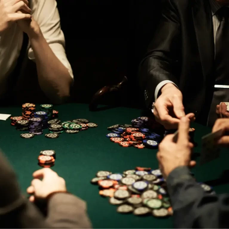 Secretele blufurilor în jocul de poker